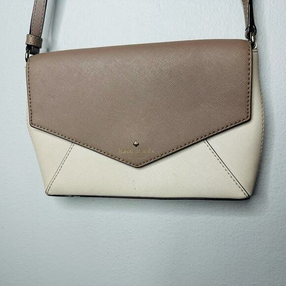 KATE SPADE Tan Cream Envelope Crossbody Style Purse Snap Closure Purse - Picture 2 of 8